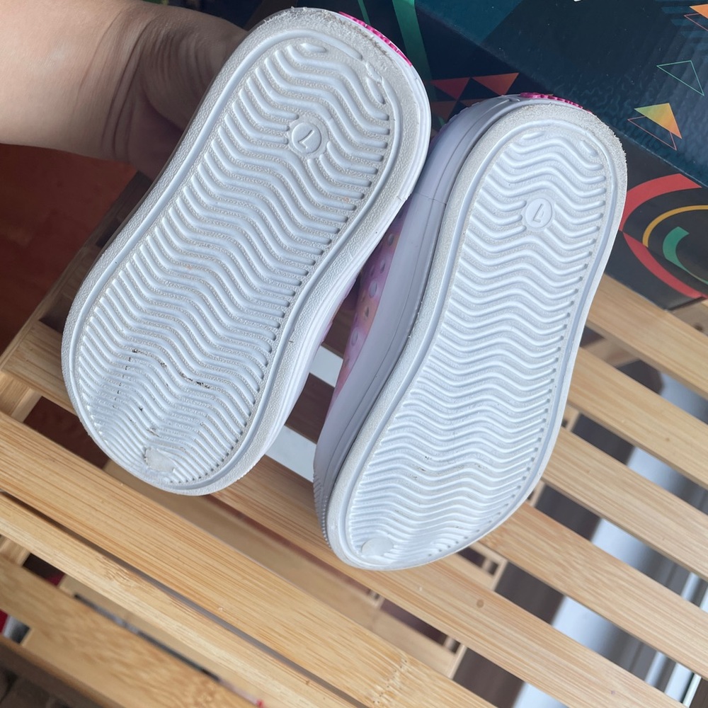 sketcher foamies toddler size 7 water shoe. - Picture 5 of 7